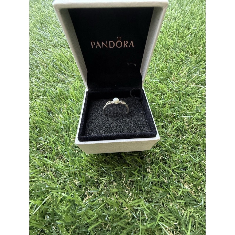 SILVER PANDORA PETITE LUMINOUS LEAVES WITH PEARL AND CLEAR CZ RING